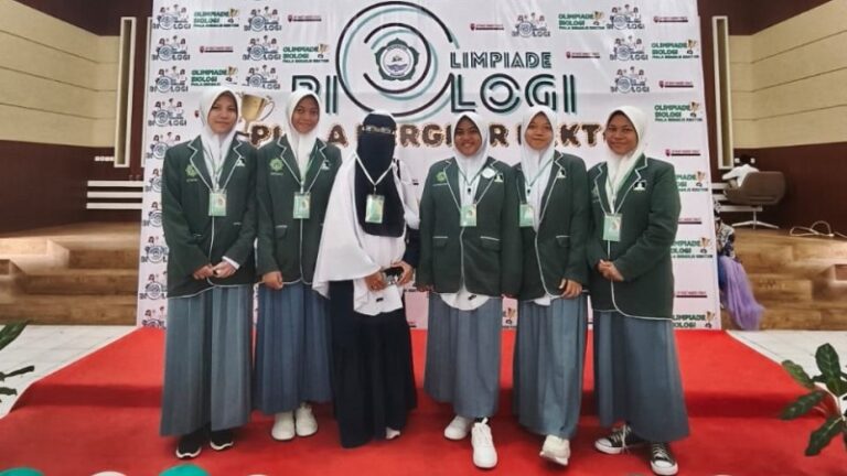 Siswa MAS Ulul Albaab Hidayatullah Ternate Raih Prestasi di Ajang Olimpiade Biologi Unkhair 2025