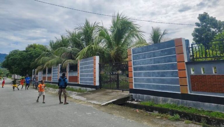 Menyemai Cahaya Islam di Tanah Kaimana Kota 1001 Senja