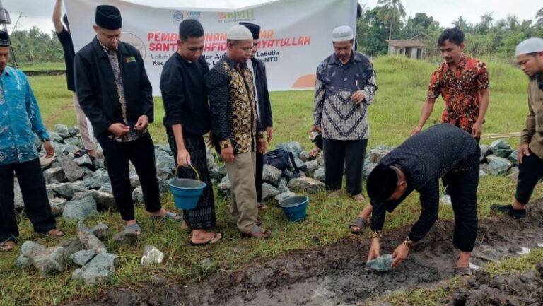 Peletakan Batu Pertama Asrama Santri Pondok Pesantren Hidayatullah Olor Agung