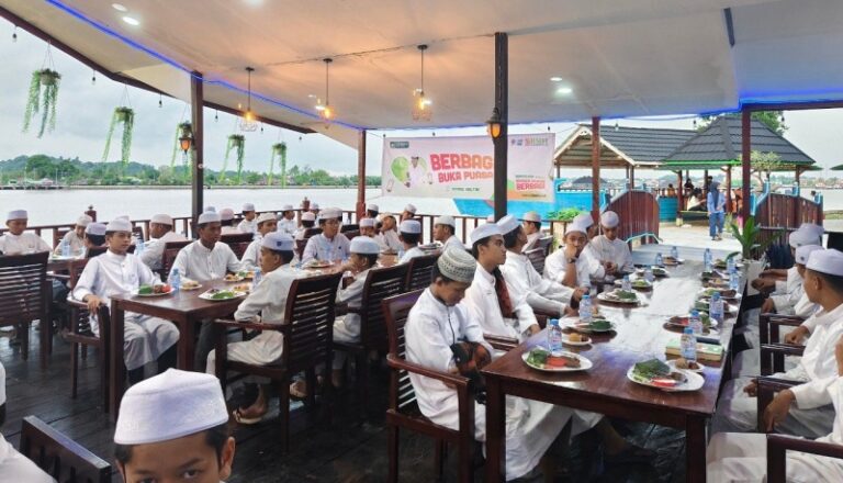 Tebar Berkah Ramadhan, Berbuka Puasa Bersama 450 Santri Tahfidz