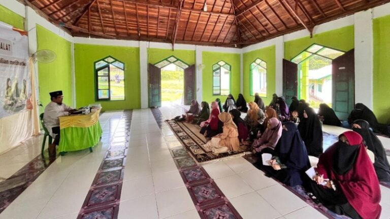 Sinergi Pembinaan Umat Ajarkan Tata Cara Shalat Sesuai Tuntunan Nabi