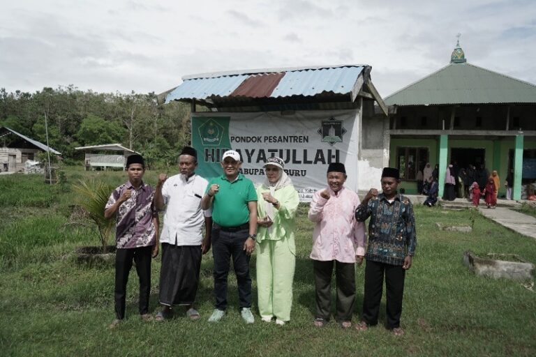 Kunjungi Kampus Hidayatullah, Bupati Buru Ajak Majukan Pendidikan untuk Lahirkan SDM Tangguh