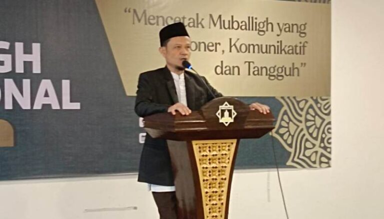 Tutup Kursus Mubaligh Profesional Angkatan ke-V, KH Nashirul Haq Tekankan Dua Kunci Sukses Dakwah