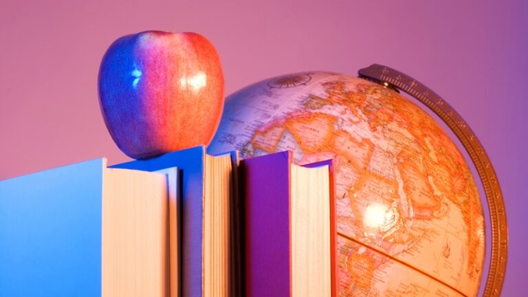 Menakar Amal dan Menyongsong Akhirat