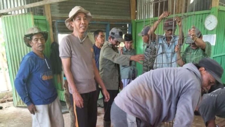 Kapolsek Sinjai Tengah Pimpin Kerja Bakti Bangun Masjid Pesantren HIdayatullah