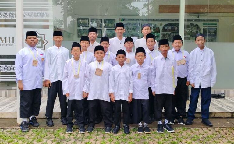 Santri Terima Beasiswa Penuh di Ponpes Tahfidz Global Hidayatullah Jayakarta