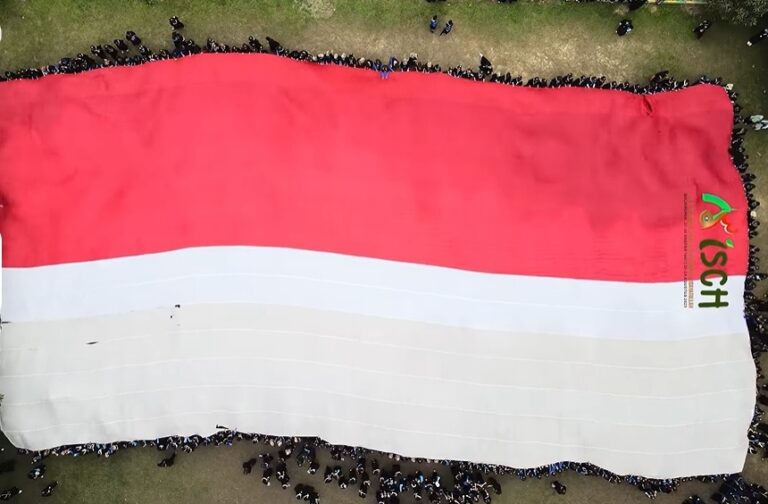 Kibaran Merah Putih Raksasa Warnai Perkemahan Nasional Sako Pramuka Hidayatullah