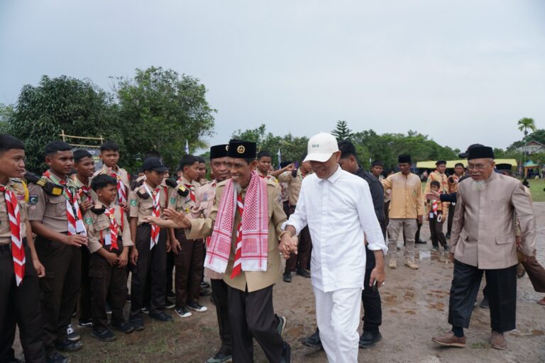 Pemimpin Umum Hidayatullah Menyapa Peserta Jambore Nasional Pramuka Hidayatullah