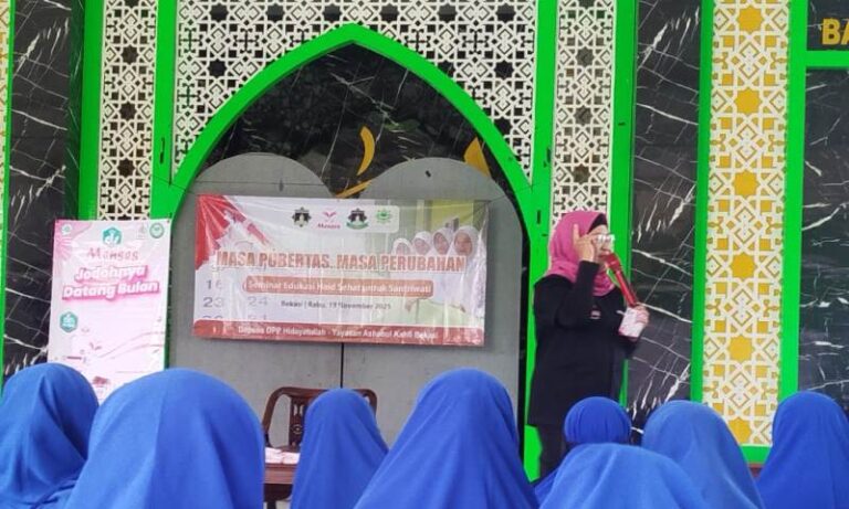Hidayatullah Perkuat Literasi Kesehatan di Kalangan Santriwati Lewat Edukasi Reproduksi