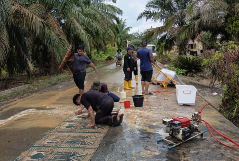 Tiga Hari Tanpa Makan dan Minum, Imam Masjid Selamat dari Banjir Bandang Aceh Tamiang