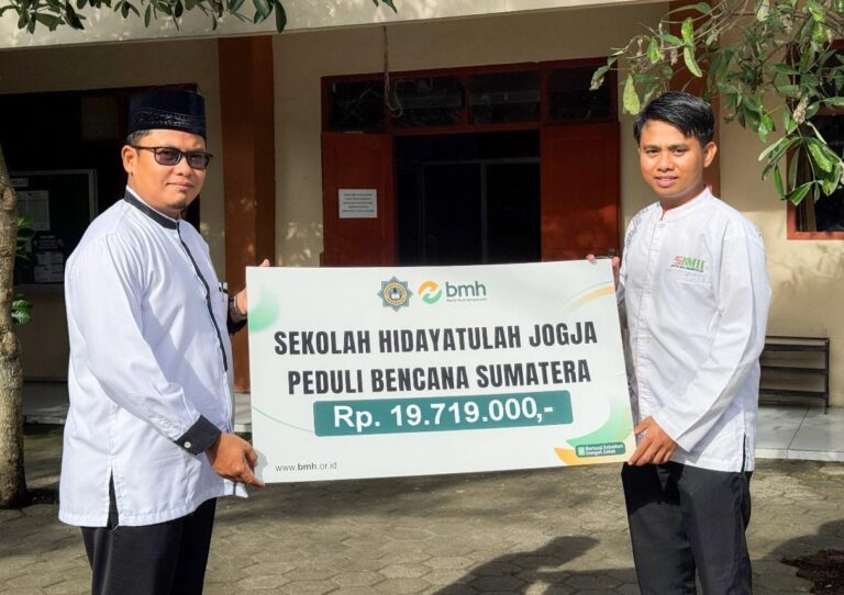 Sekolah Integral Hidayatullah Yogyakarta Salurkan Bantuan Peduli Bencana Sumatera
