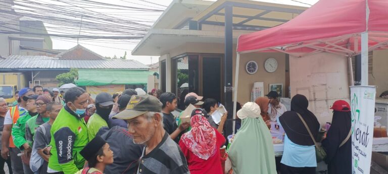 Muslimat Hidayatullah Tebar Kebahagiaan Lewat Program Semat setiap Jumat