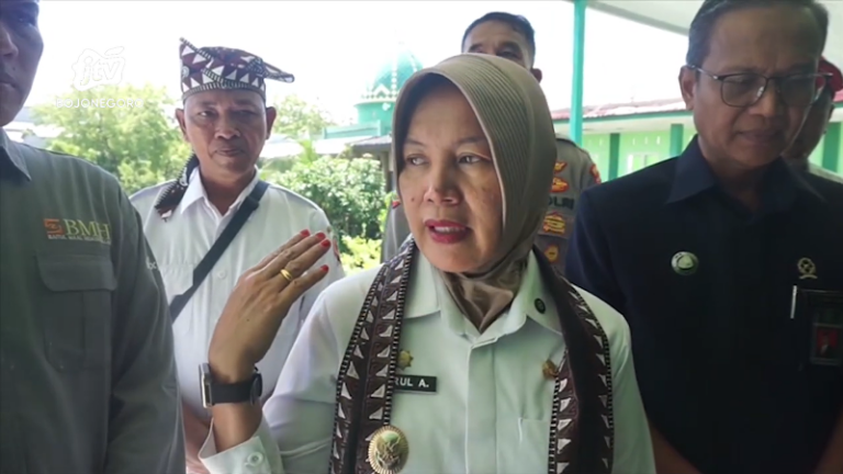 Wakil Bupati Nurul Azizah Tinjau Ponpes Hidayatullah Bojonegoro Pasca Diterjang Angin Puting