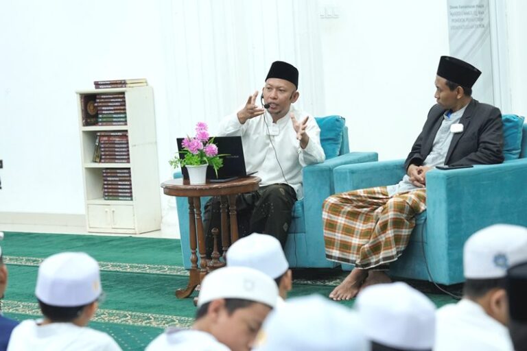 Saiful Anwar Tekankan Pentingnya Pemahaman Fiqih Muamalah bagi Kehidupan Umat