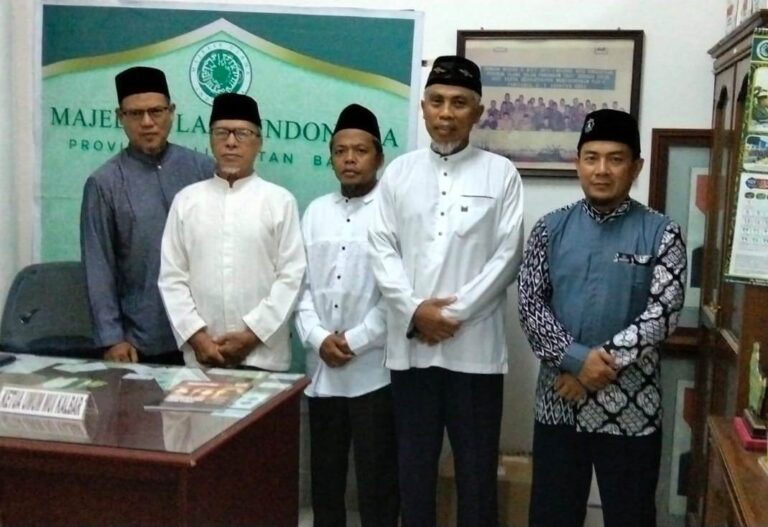 Terima Hidayatullah, Ketua MUI Kalbar Dorong Kolaborasi Ormas Islam dalam Pembinaan Umat