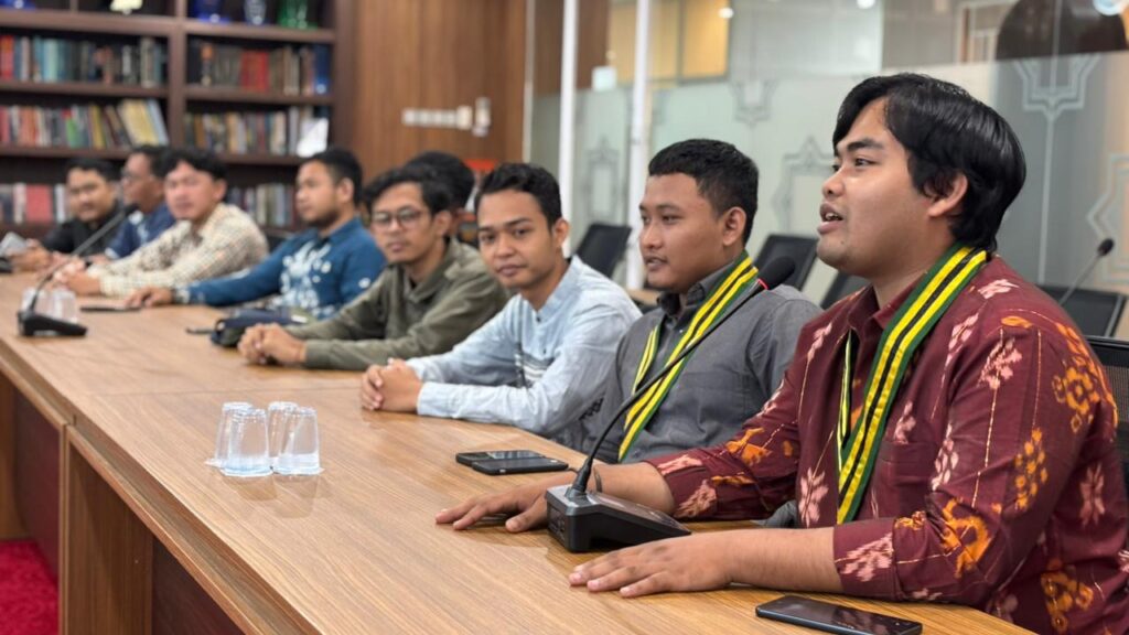 Gambar saat ini tidak memiliki teks alternatif (alt). Nama berkas: Pelajar-Islam-Indonesia-2.jpeg