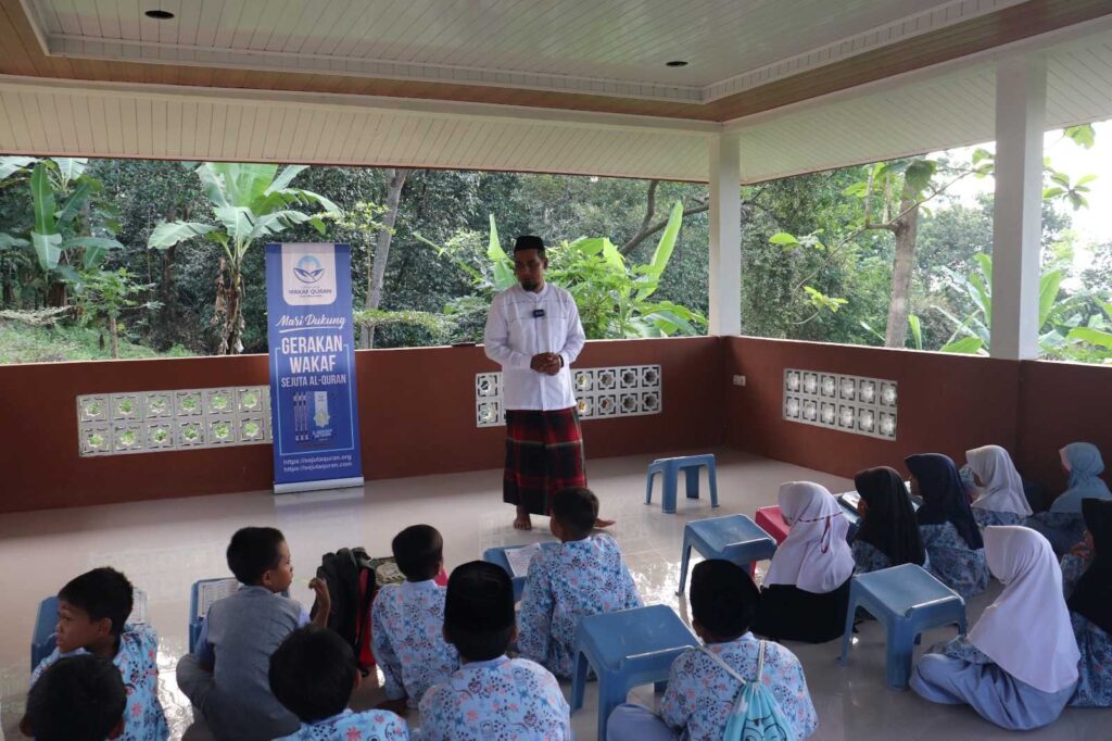 Gambar saat ini tidak memiliki teks alternatif (alt). Nama berkas: Yayasan-Wakaf-Al-Quran-Suara-Hidayatullah-1.jpg