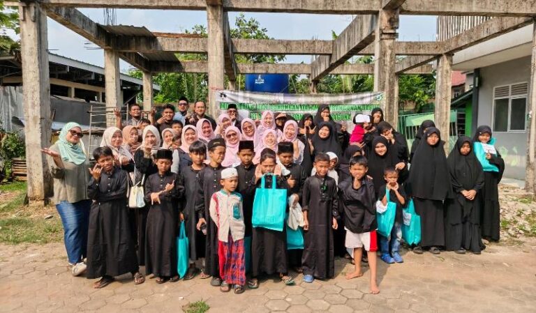 Silaturahmi Gerakan Berbagi Bahagia Hadirkan Semangat Baru bagi Santri Al-Firdaus Serpong