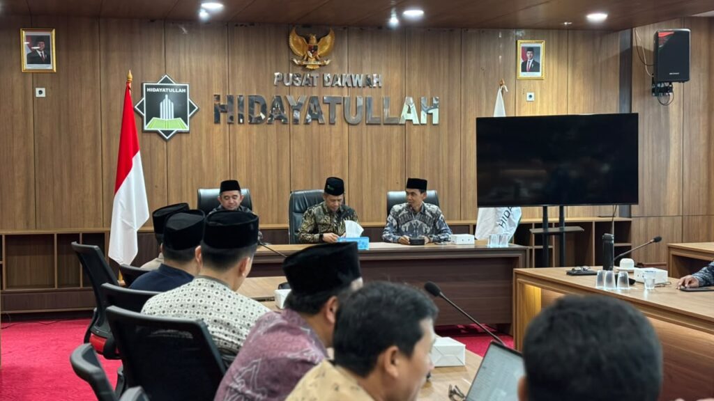 Gambar saat ini tidak memiliki teks alternatif (alt). Nama berkas: Hidayatullah-dan-Wahdah-Islamiyah-Perkuat-Sinergi_.jpeg
