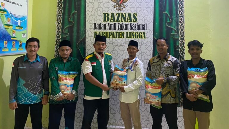 Mahasiswa KKN IAI Hidayatullah Batam Terima Dukungan BAZNAS Lingga