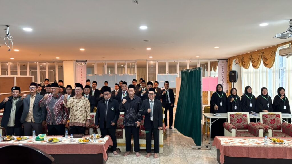 Gambar saat ini tidak memiliki teks alternatif (alt). Nama berkas: Hidayatullah-Institute-Gelar-Leadership-Training-Kepala-Sekolah.jpeg