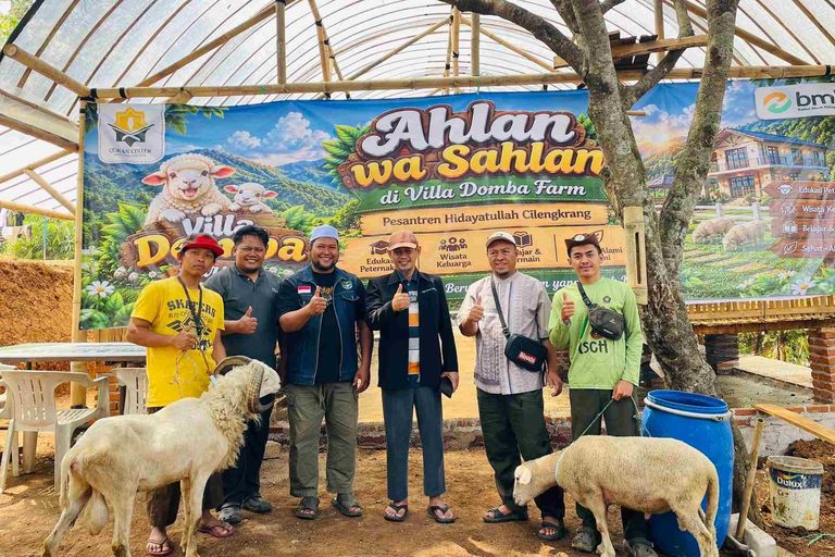 Wujudkan Ekosistem Mandiri, Ponpes Hidayatullah Cilengkrang Garap Unit Usaha Peternakan Domba